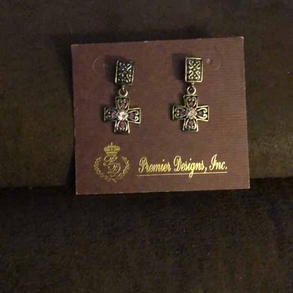 Earrings - Picture 1 of 1